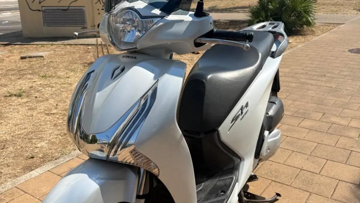 Honda SH 125 i ABS (2013 - 17)  (2)