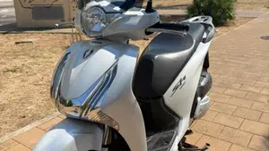 Honda SH 125 i ABS (2013 - 17)  (2)