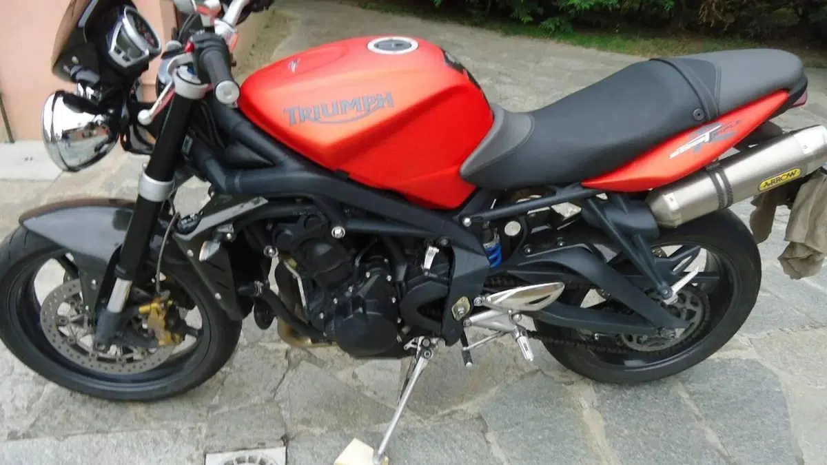 Triumph Street Triple R (2009 - 12) 