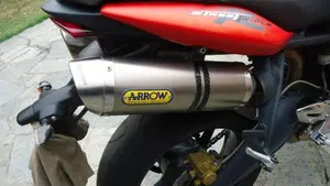 Triumph Street Triple R (2009 - 12)  (3)