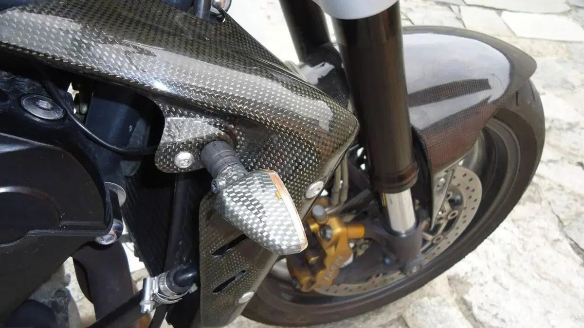 Triumph Street Triple R (2009 - 12)  (4)