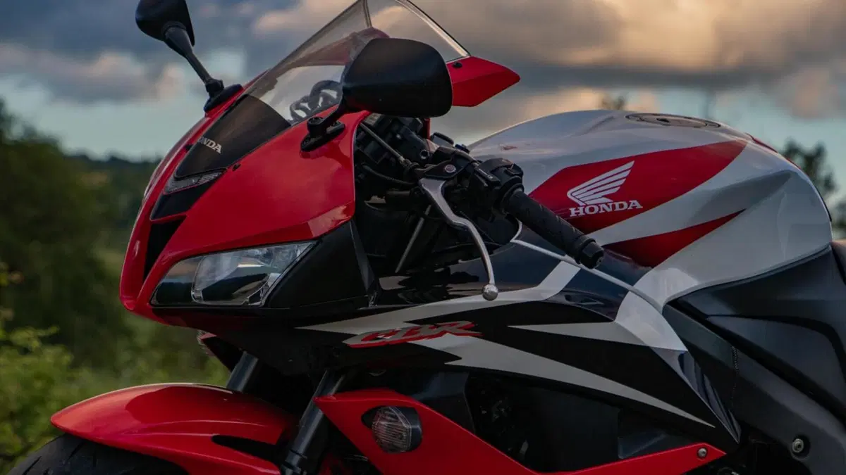Honda CBR 600 RR (2007 - 08)  (4)