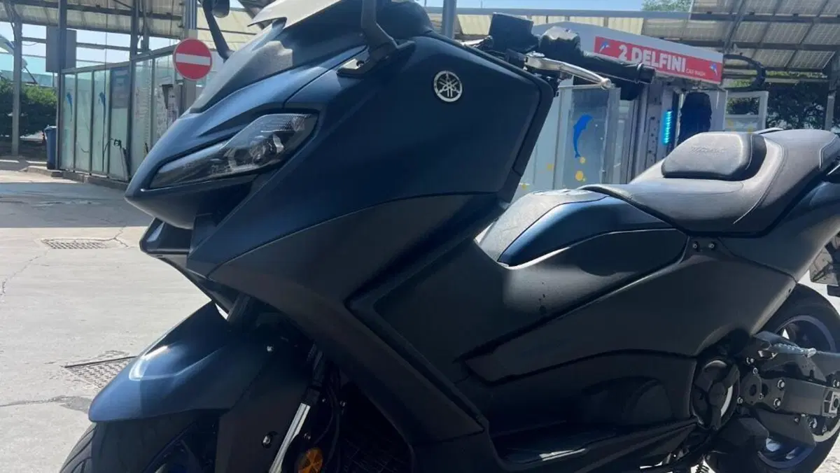 Yamaha T-Max 560 (2022 - 24)  (2)