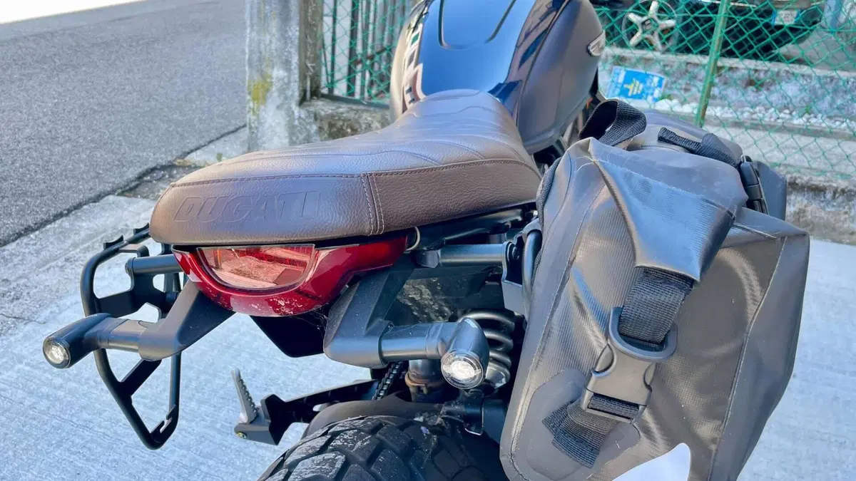 Ducati Scrambler 800 Nightshift (2023 - 24)  (5)