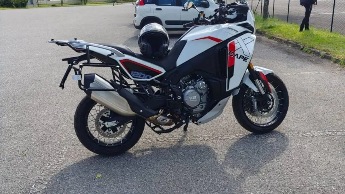 Moto Morini X-Cape 1200 (2026)  (12)