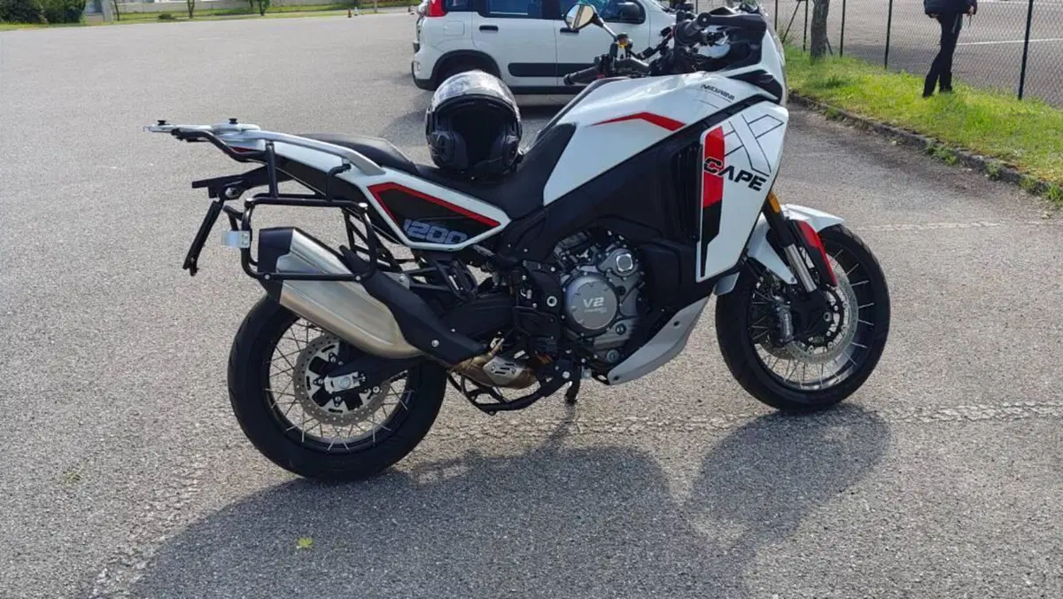 Moto Morini X-Cape 1200 (2026)  (18)