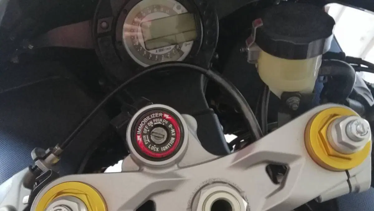 Kawasaki Ninja 600 ZX-6R (2007 - 08)  (10)