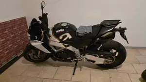 Aprilia Tuono V4 Factory (2021 - 24)  (4)