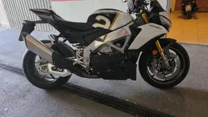 Aprilia Tuono V4 Factory (2021 - 24)  (9)