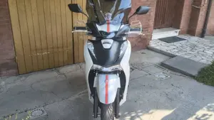 Honda SH 150i Sport (2024 - 25)  (4)
