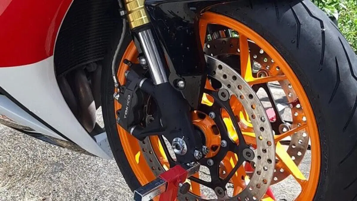 Honda CBR 1000 RR Fireblade (2012 - 16)  (5)