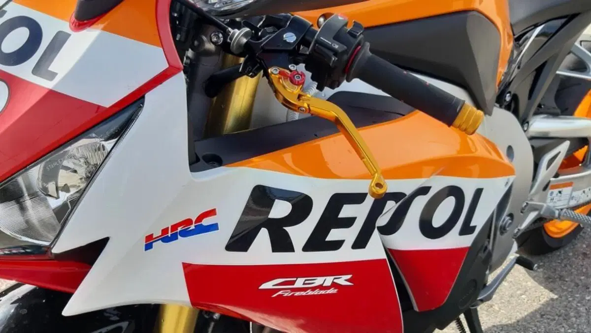 Honda CBR 1000 RR Fireblade (2012 - 16)  (7)