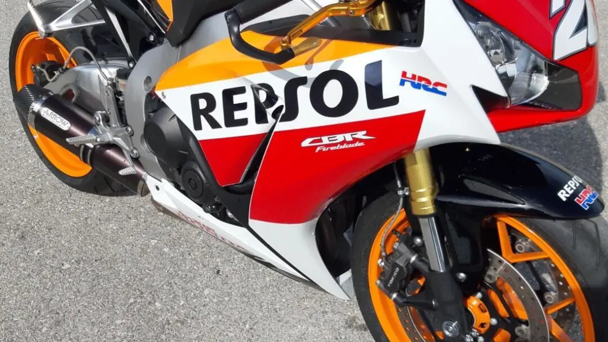 Honda CBR 1000 RR Fireblade (2012 - 16)  (9)