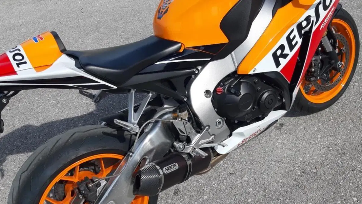 Honda CBR 1000 RR Fireblade (2012 - 16)  (10)