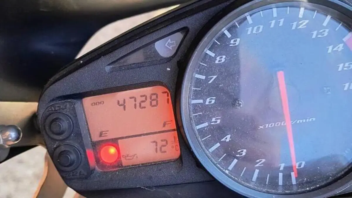 Suzuki GSR 600 (2006 - 11)  (4)