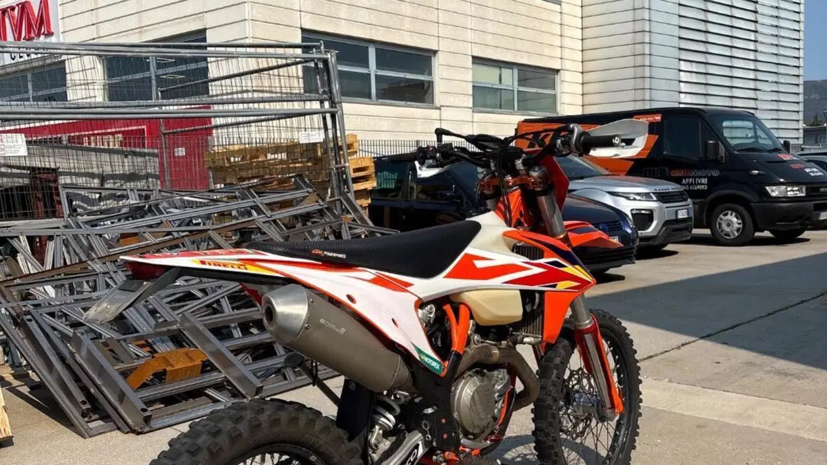 KTM 450 EXC-F Six Days (2023)  (4)