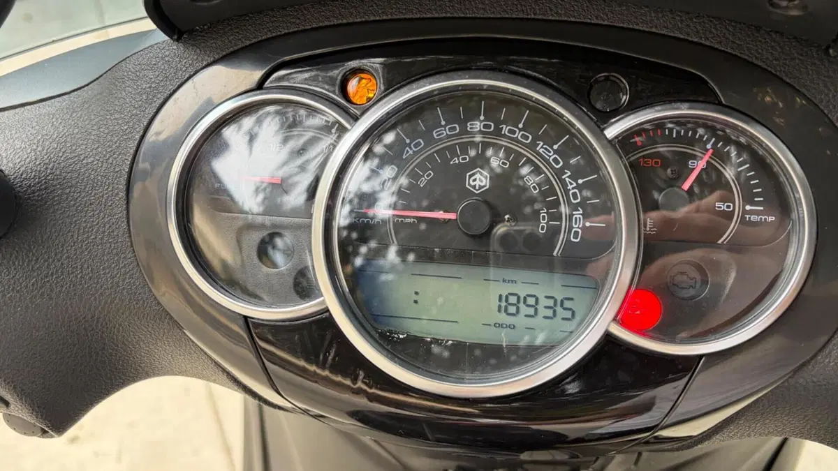 Piaggio Beverly 300 i.e. (2010 - 16)  (5)