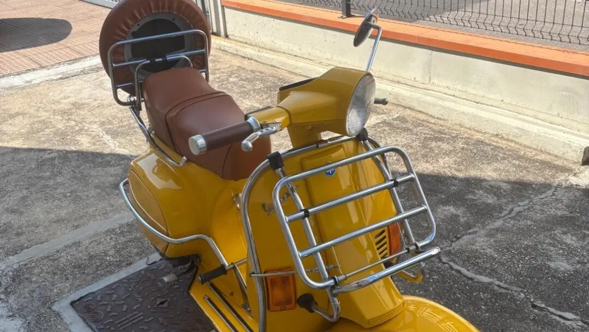 Piaggio Vespa 50 PK  (2)