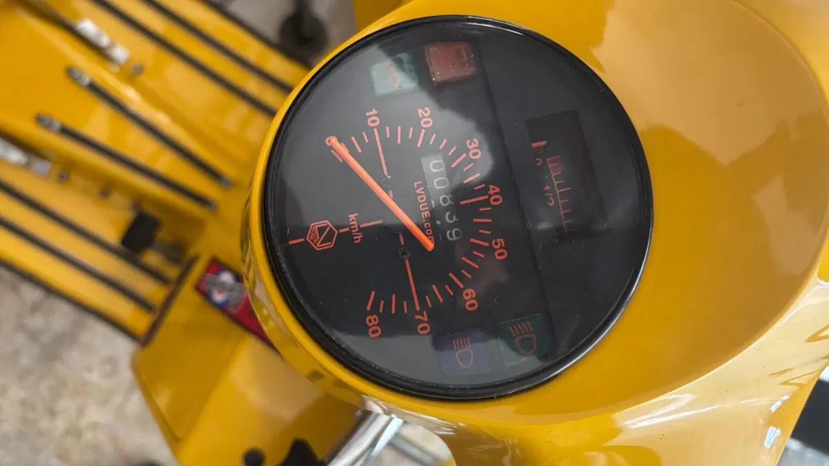 Piaggio Vespa 50 PK  (6)