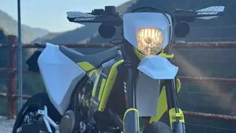 Husqvarna 701 Supermoto (2020) usata