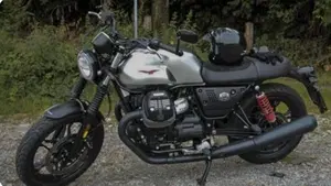 Moto Guzzi V7 III Stone S (2020) 