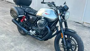 Moto Guzzi V7 III Stone S (2020)  (3)