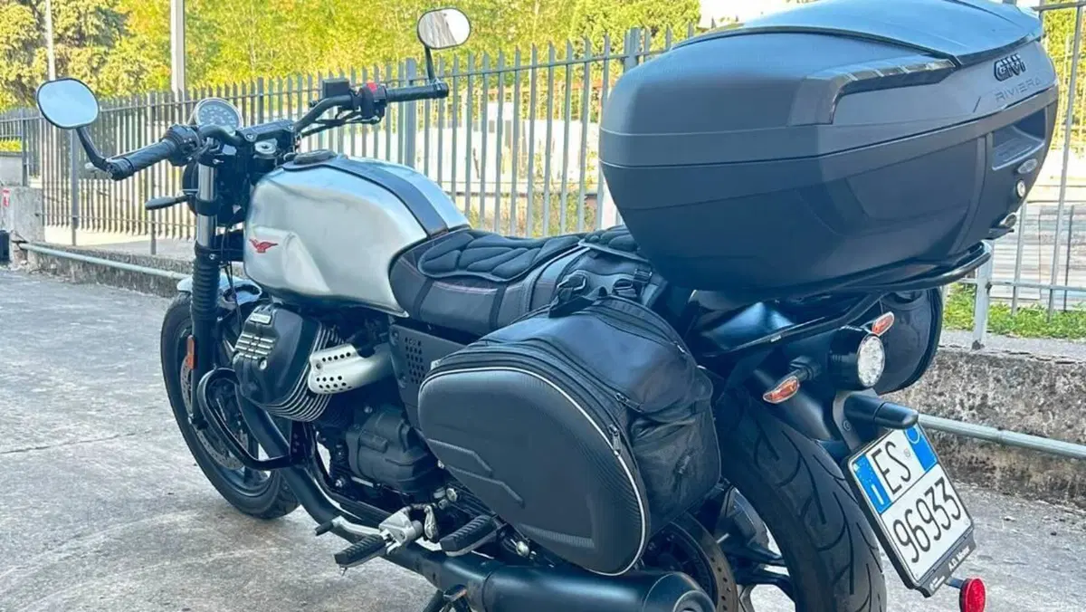 Moto Guzzi V7 III Stone S (2020)  (4)