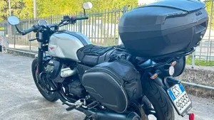 Moto Guzzi V7 III Stone S (2020)  (4)
