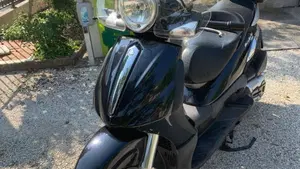 Piaggio Beverly 500  (7)