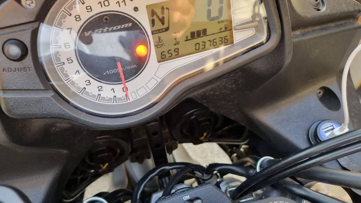 Suzuki V-Strom 650 ABS (2011 - 17)  (11)