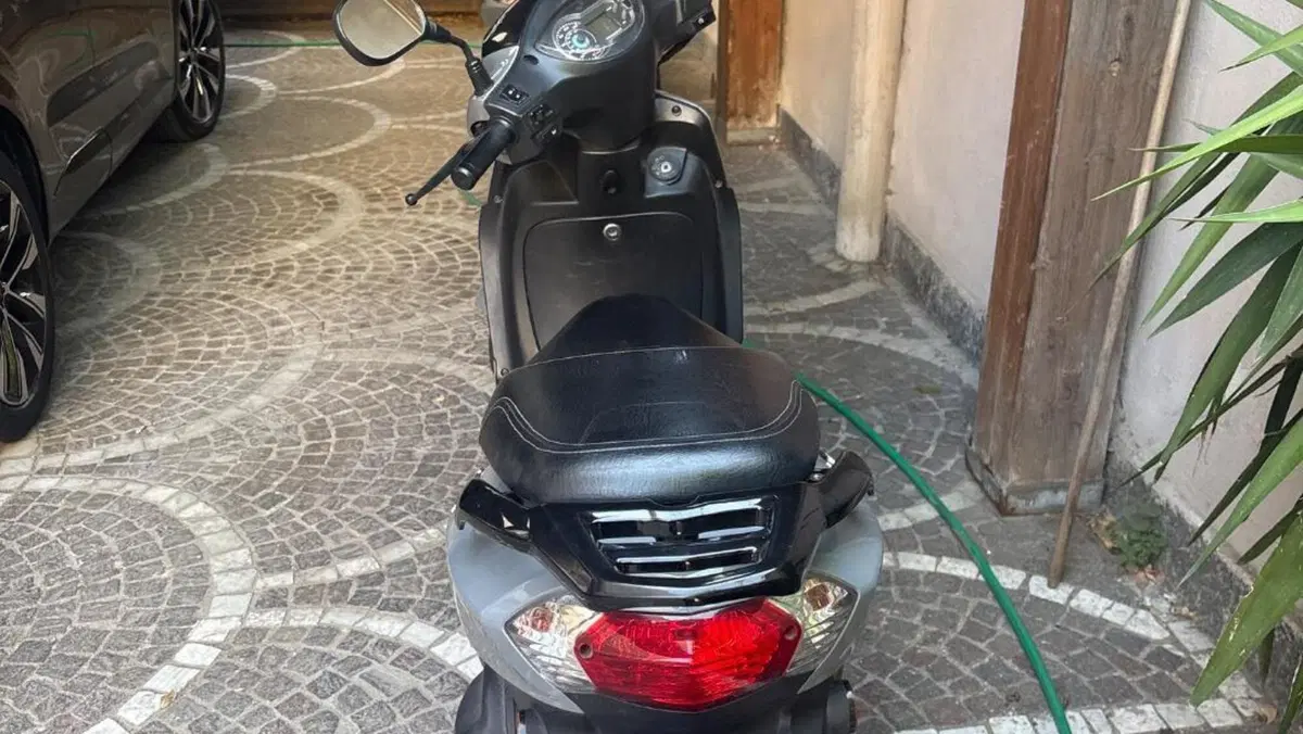Peugeot Tweet 125i Active (2021 - 25)  (2)