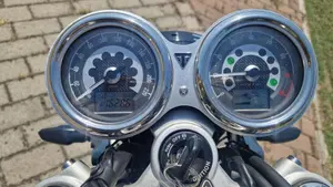 Triumph Speed Twin 1200 Stealth Edition (2024)  (7)