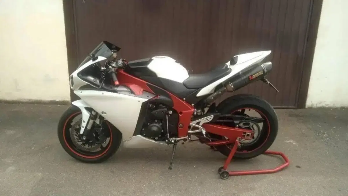 Yamaha YZF R1 (2009 - 11) 