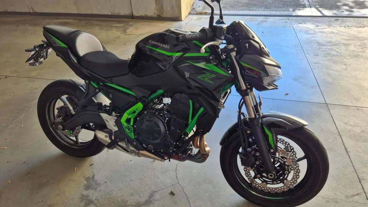 Kawasaki Z 650 (2025 - 26)  (4)