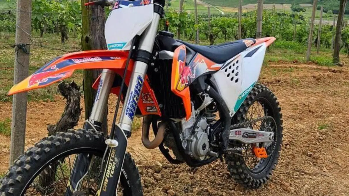 KTM 250 SX-F (2020)  (2)