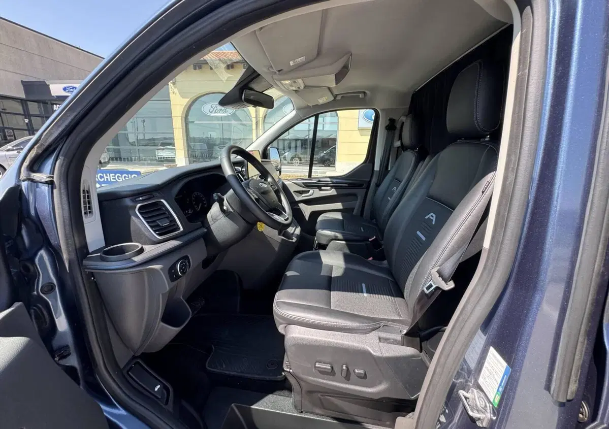 Ford Tourneo Custom 320 2.0 EcoBlue 170CV aut. PC Active (10)