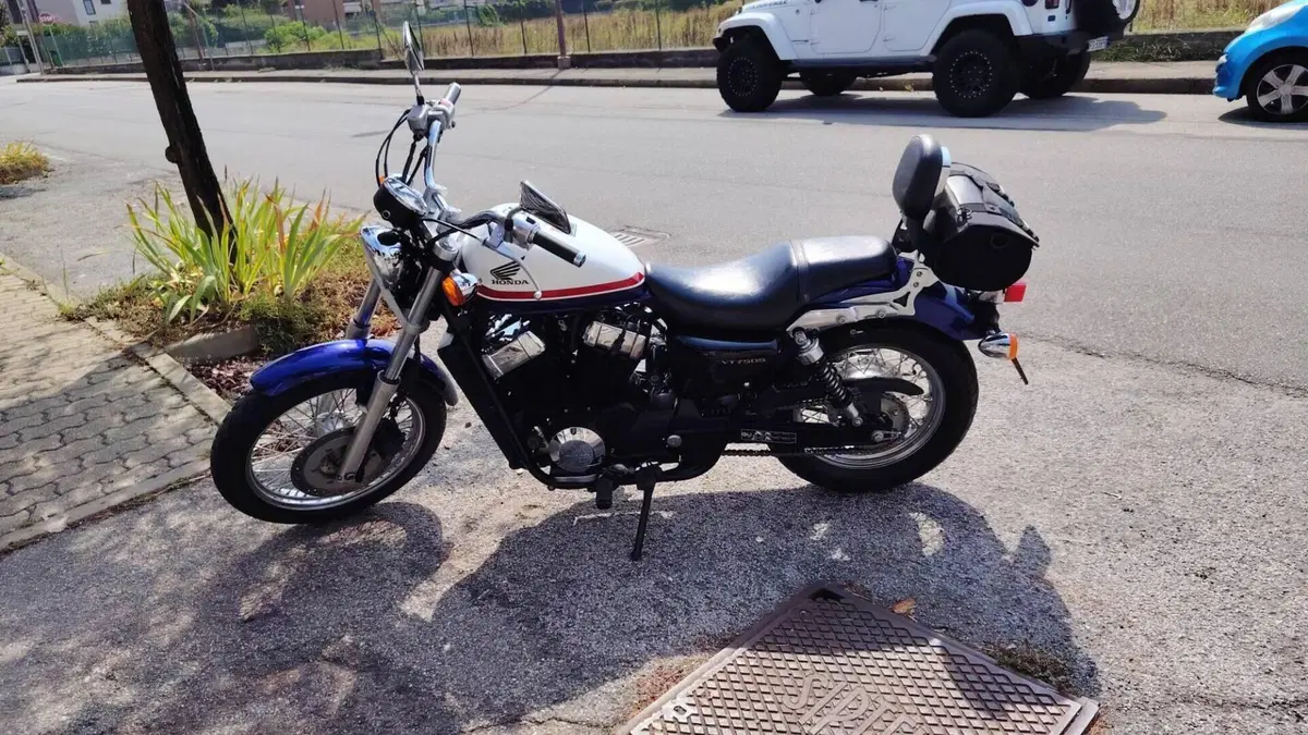 Honda VT 750S  (2)