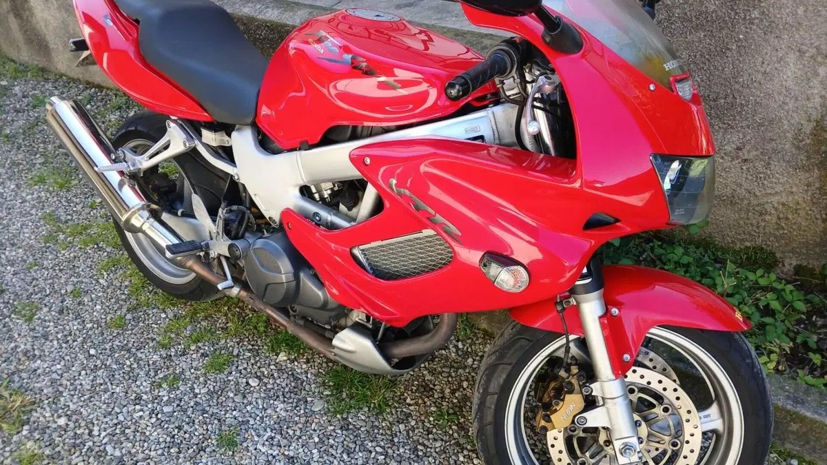Honda VTR 1000 F Firestorm (2001 - 07)  (2)