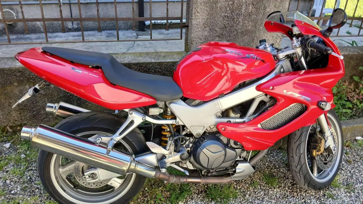 Honda VTR 1000 F Firestorm (2001 - 07)  (3)