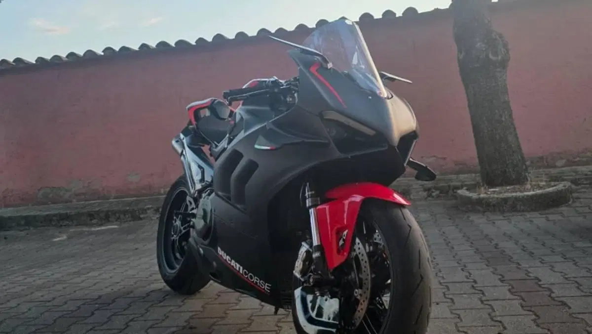 Ducati Panigale V4 1100 (2021)  (2)