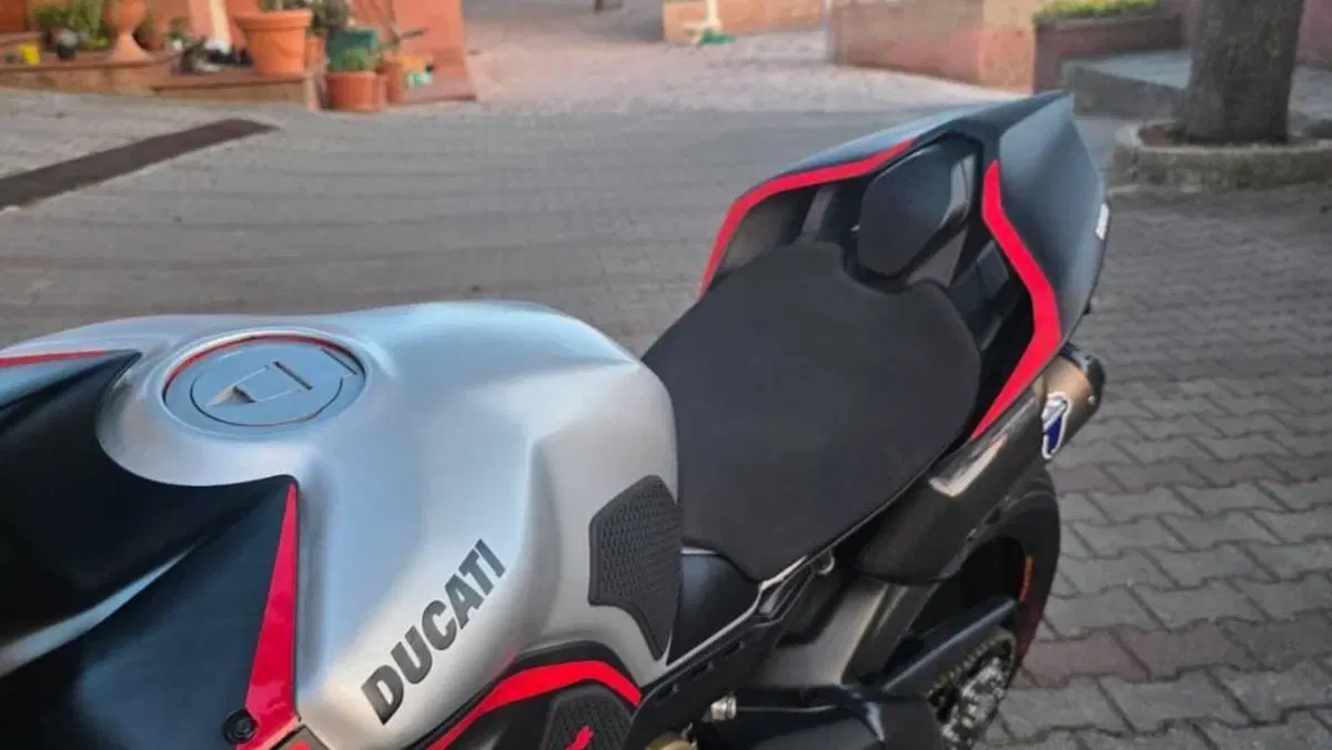 Ducati Panigale V4 1100 (2021)  (6)