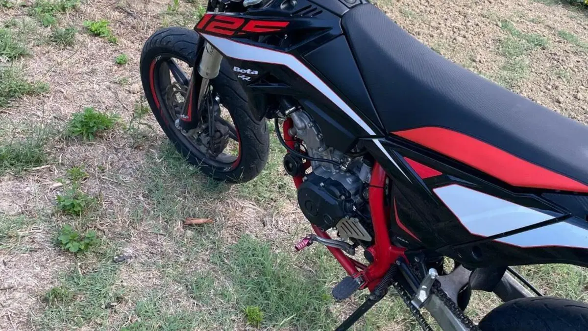Betamotor RR 125 4T Motard LC (2018 - 20)  (3)