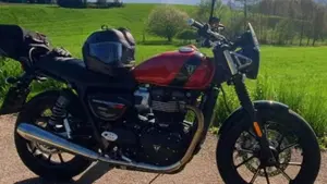 Triumph Speed Twin 900 Stealth Edition (2024) 