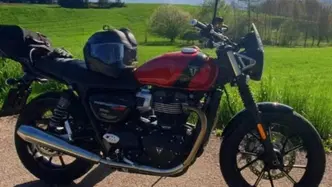 Triumph Speed Twin 900 Stealth Edition (2024) usata
