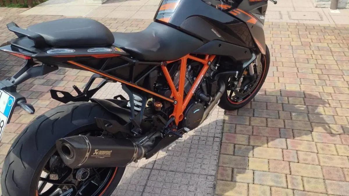 KTM 1290 Super Duke GT ABS (2016 - 18)  (6)