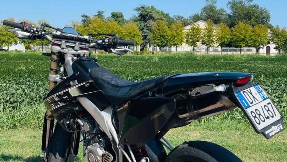 HM CRE F 125 X  (3)
