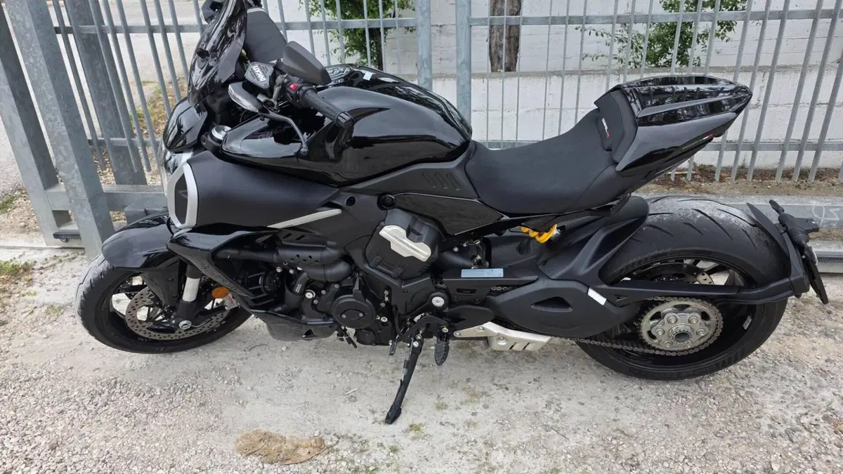 Ducati Diavel V4 (2023 - 26)  (9)