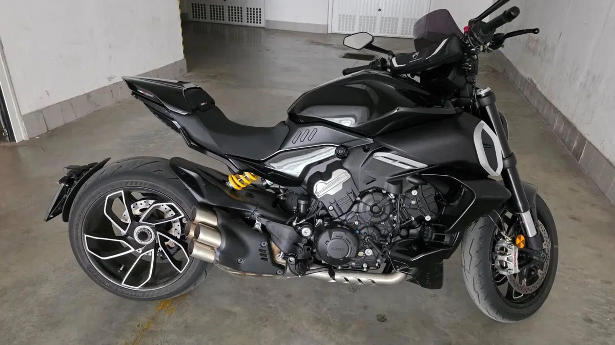 Ducati Diavel V4 (2023 - 26)  (12)