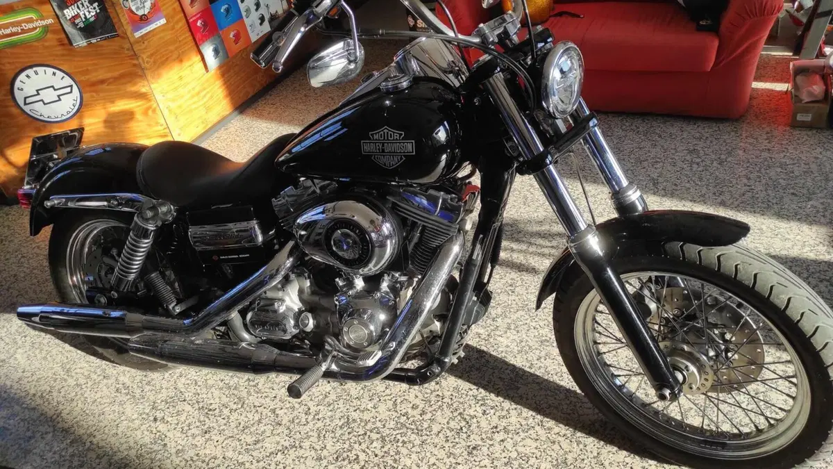 Harley-Davidson 1584 Super Glide Custom (2007) - FXDC  (3)