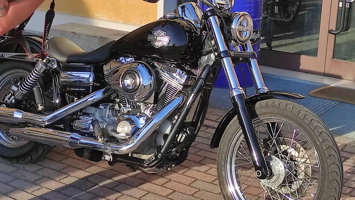 Harley-Davidson 1584 Super Glide Custom (2007) - FXDC  (7)